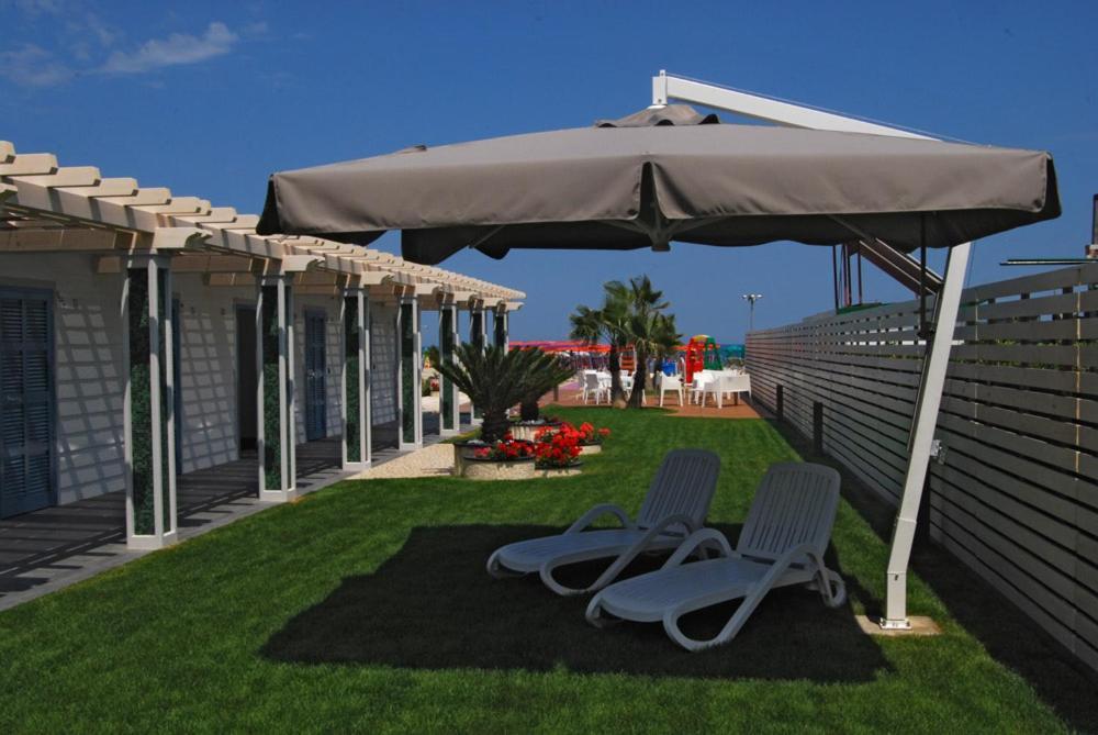 Hotel Baltic Alba Adriatica Bagian luar foto