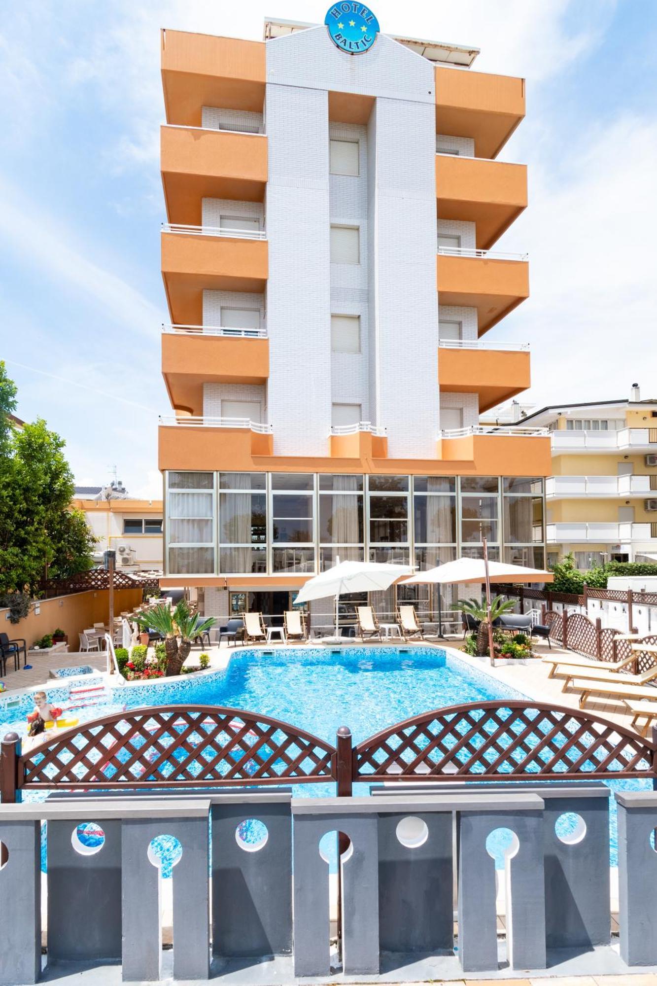 Hotel Baltic Alba Adriatica Bagian luar foto